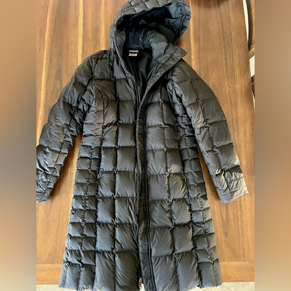 Patagonia - Women’s Down With It Hooded Parka Jacket - size Medium - black
